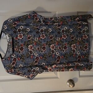 Dr 2 Womens 1X Floral Blue Top